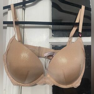 NWT Victoria’s Secret Dream Angels Push-Up Bra - Champagne Shimmer Lace 32DD